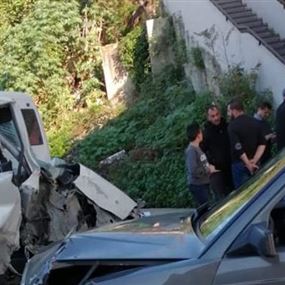 جريح في حادث سير على أوتوستراد البوار