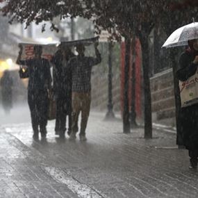 بالفيديو: الكويت Venice عربية عائمة ولبنان يواجه الأمطار الغزيرة غدا"..!